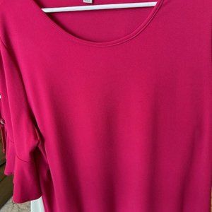 1X Green Envelope pink/fushia cute top. Worn once
